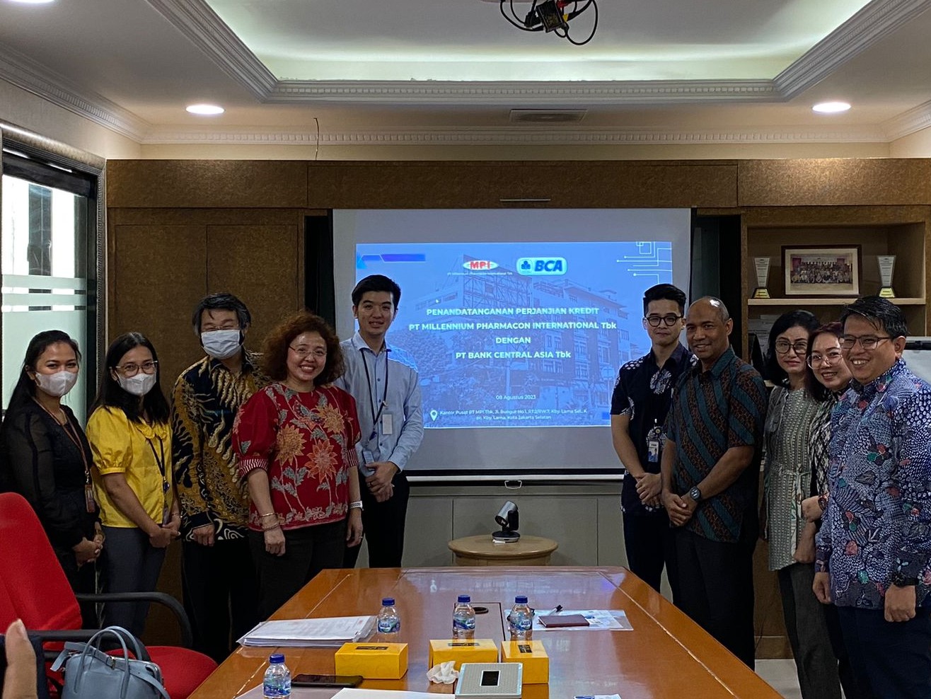 penandatangan perjanjian kredit pt mpi tbk dengan pt bca tbk