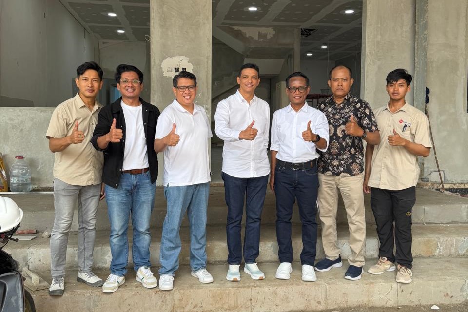 Kunjungan Managing Director Pharmaniaga Berhad di Pembangunan Gudang Pusat & Kantor Pusat Bintara PT MPI Tbk